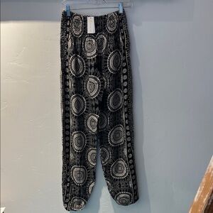 Lotus and Luna Black and Cream Patterned Women's Pants size S New with tag